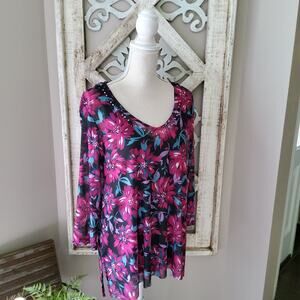 Hearts of Palm Women's V-Neck 3/4 Sleeve Tunic Top Embellished Rhinestone Floral